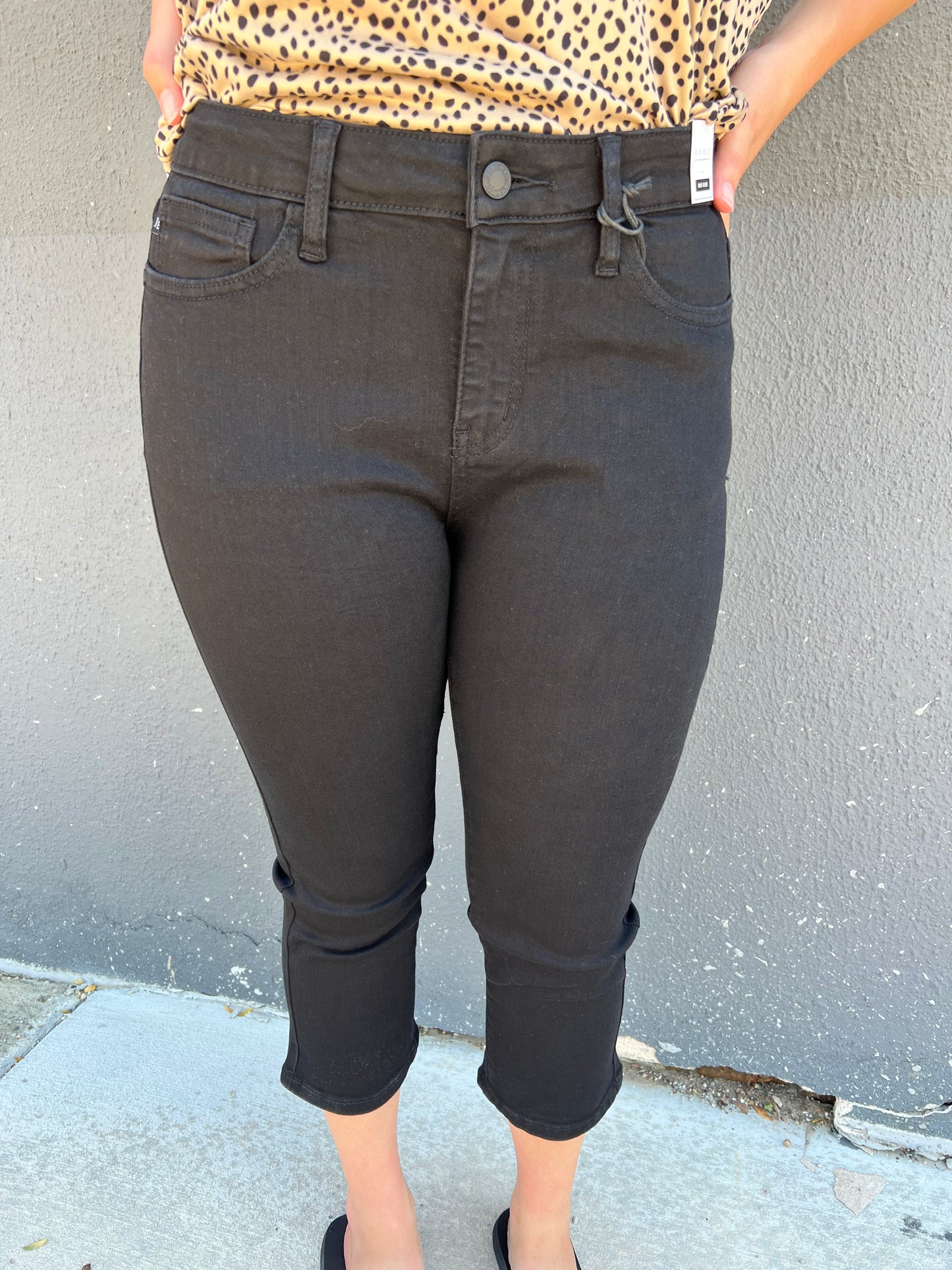 JB Black Capri
